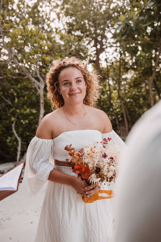 Photographe Elopement - un mariage intimiste sur la plage