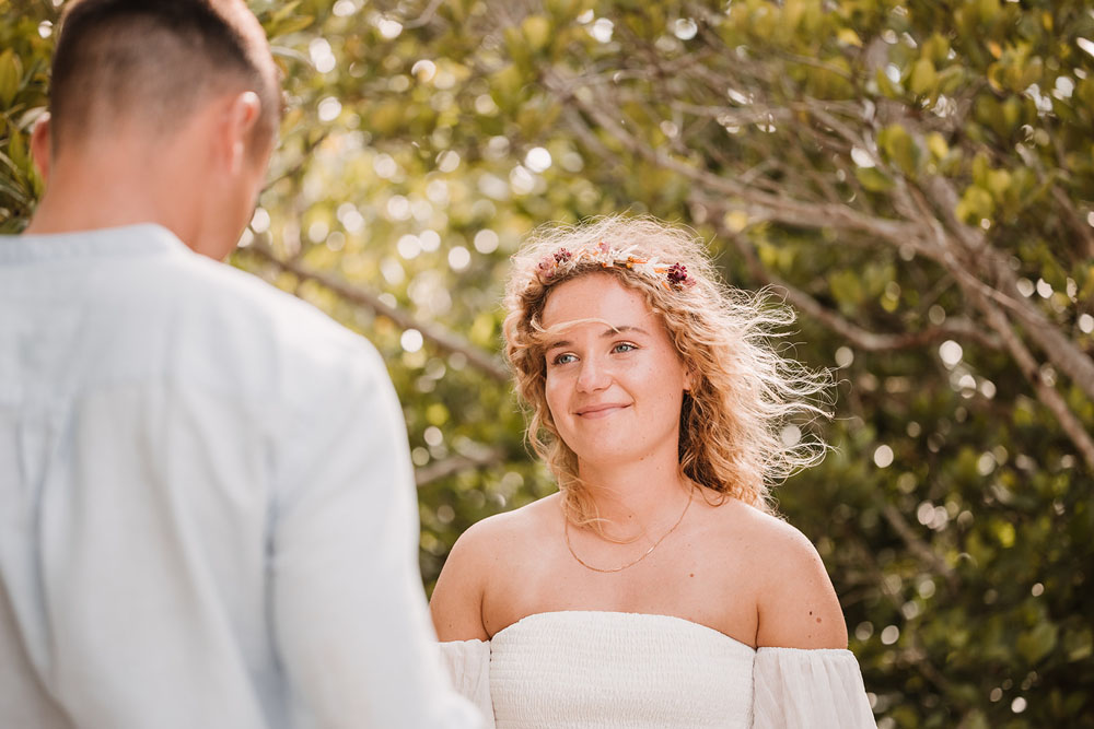 Photographe Elopement - un mariage intimiste sur la plage