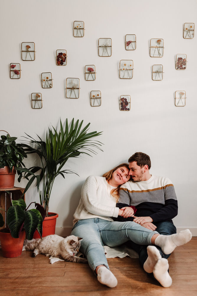 Faire une séance photo de couple à la maison à Lyon