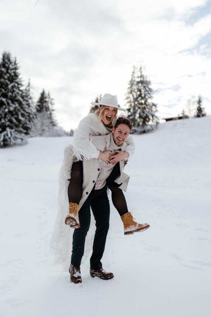 couple-ceremonie-photographe-savoie-haute-suisse-montagne-chalet-station-communailles-bettex-gervais-lyon