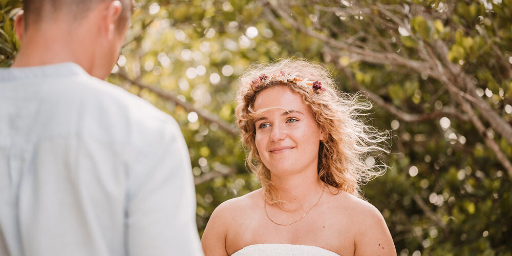 Photographe Elopement - un mariage intimiste sur la plage